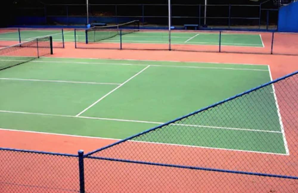 Hotel Senac Ilha Do Boi 비토리아 외부 사진 Tennis courts