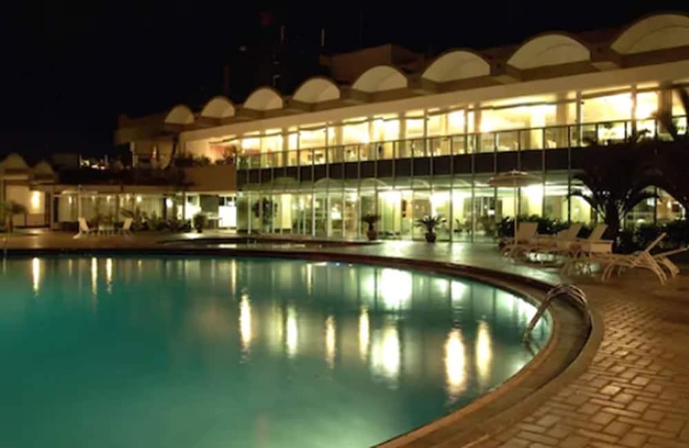 Hotel Senac Ilha Do Boi 비토리아 외부 사진 The pool at the hotel