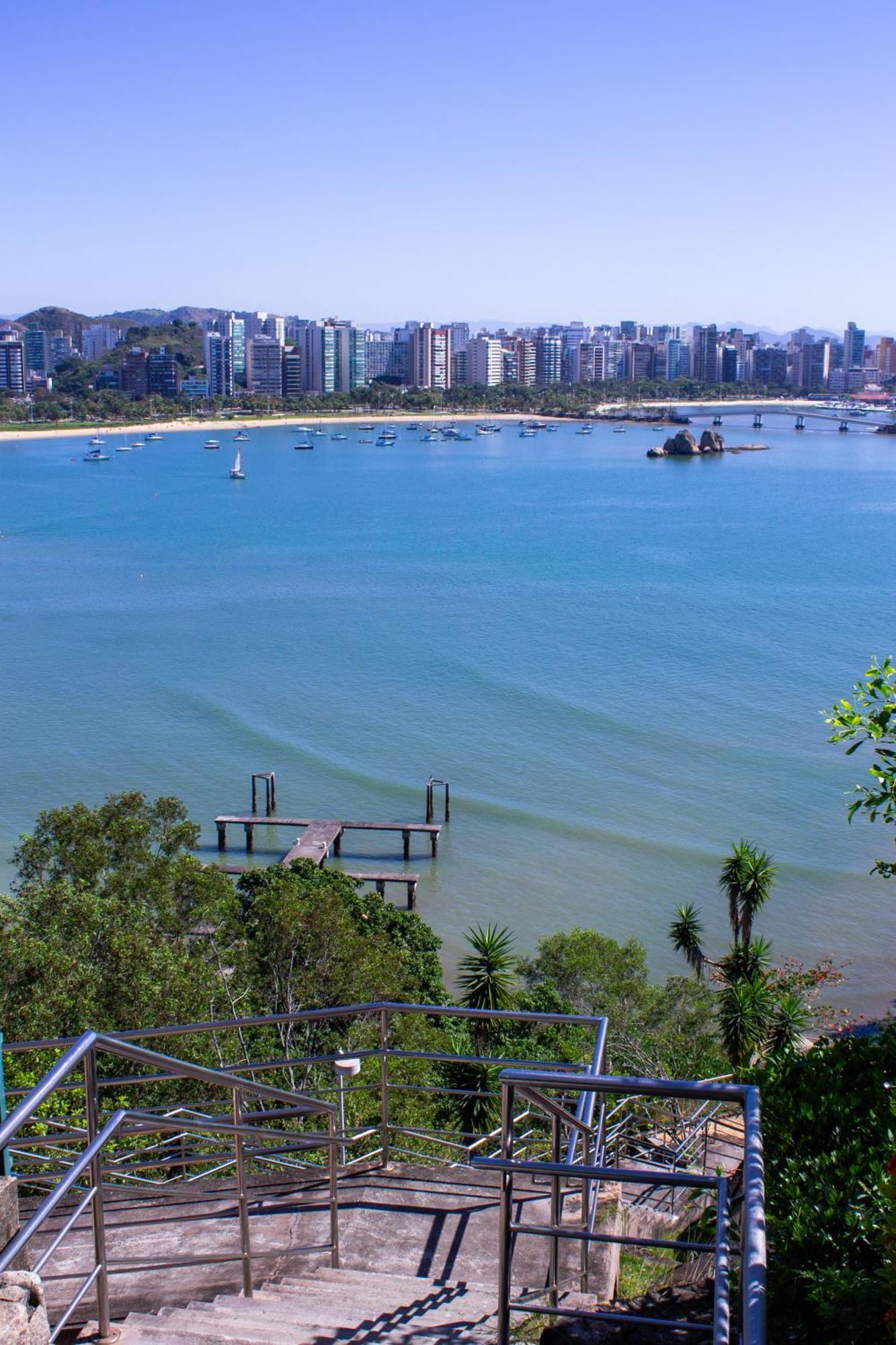Hotel Senac Ilha Do Boi 비토리아 외부 사진 View of the bay from the west