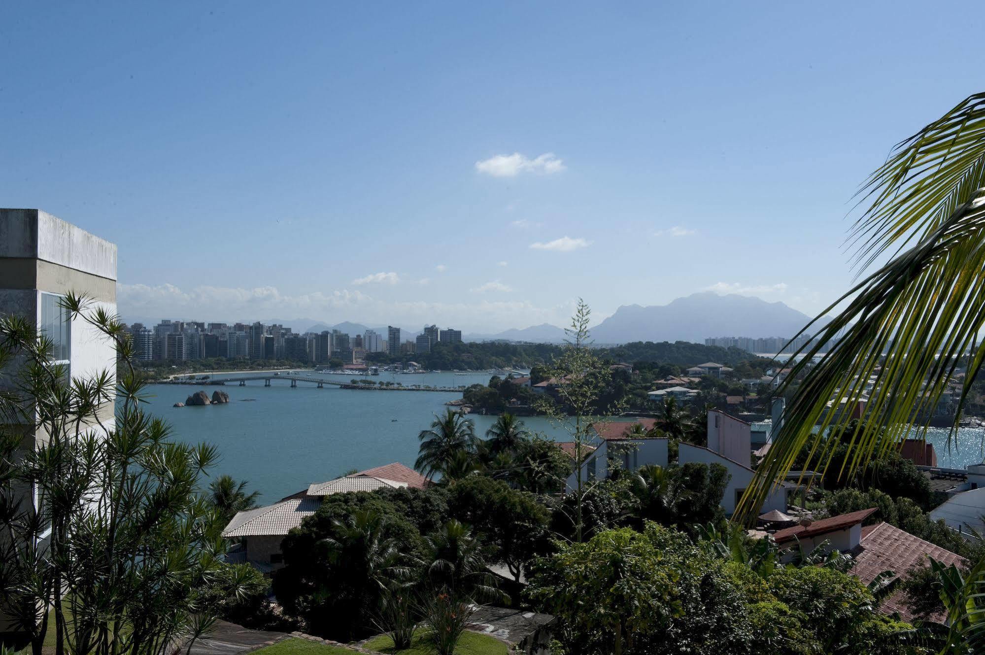 Hotel Senac Ilha Do Boi 비토리아 외부 사진 View of the city of Florianópolis