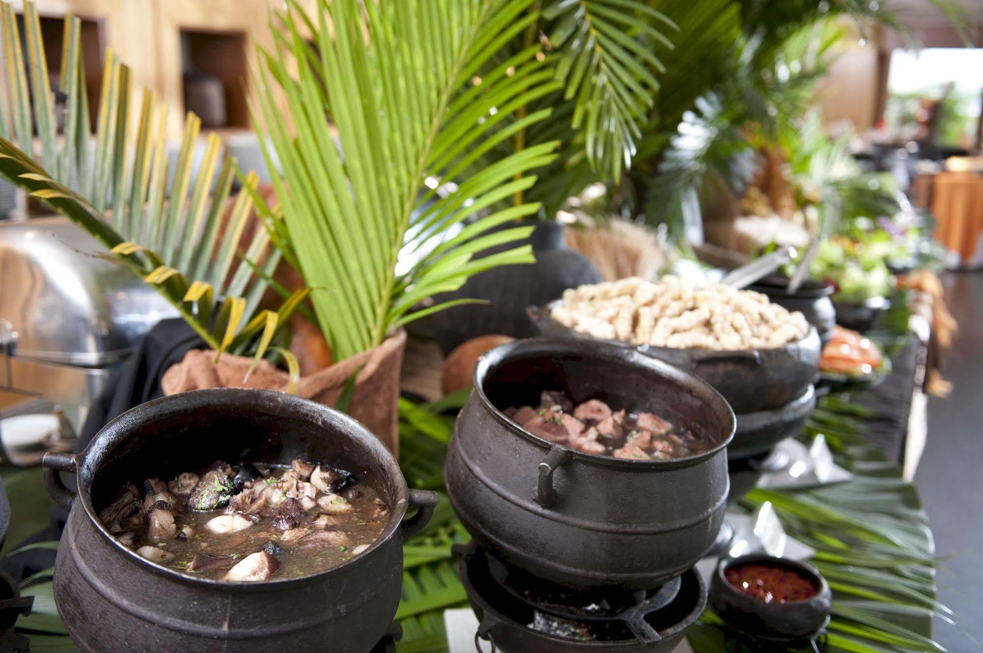 Hotel Senac Ilha Do Boi 비토리아 외부 사진 A selection of African cuisine