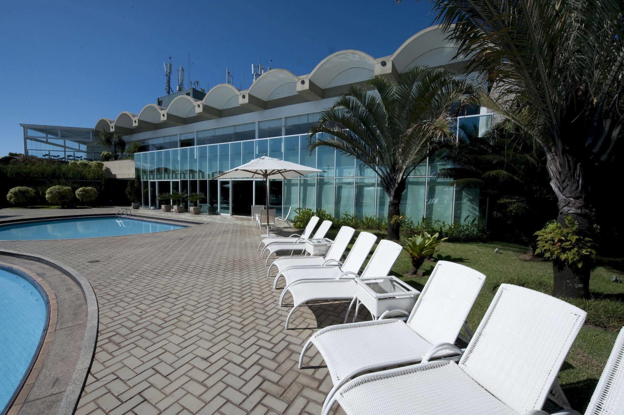 Hotel Senac Ilha Do Boi 비토리아 외부 사진 The pool at the hotel